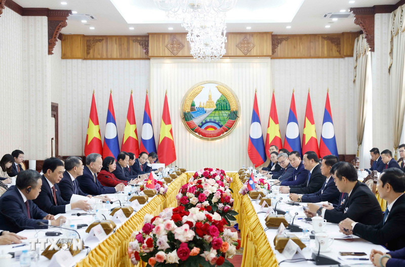 Việt Nam-Lào đẩy mạnh hợp tác toàn diện, tăng cường gắn kết chiến lược