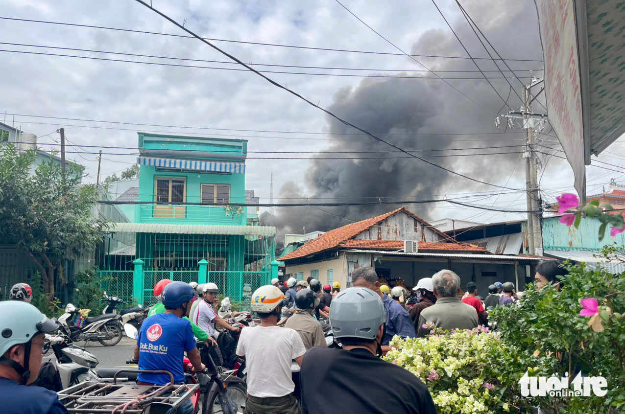 An Giang cháy giữa trưa làm 4 căn nhà bị ảnh hưởng nặng