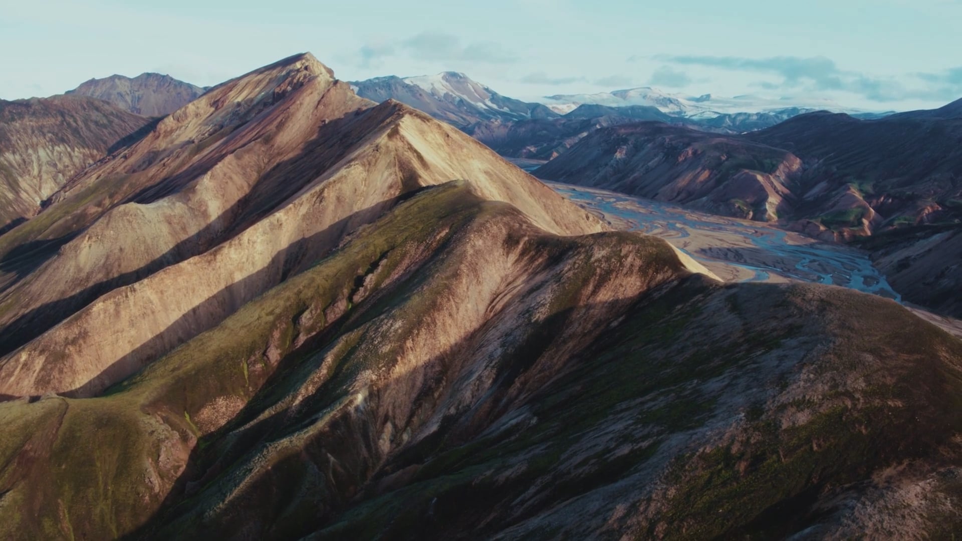 Iceland's Landmannalaugar: Drone views of spectacular landscapes ...