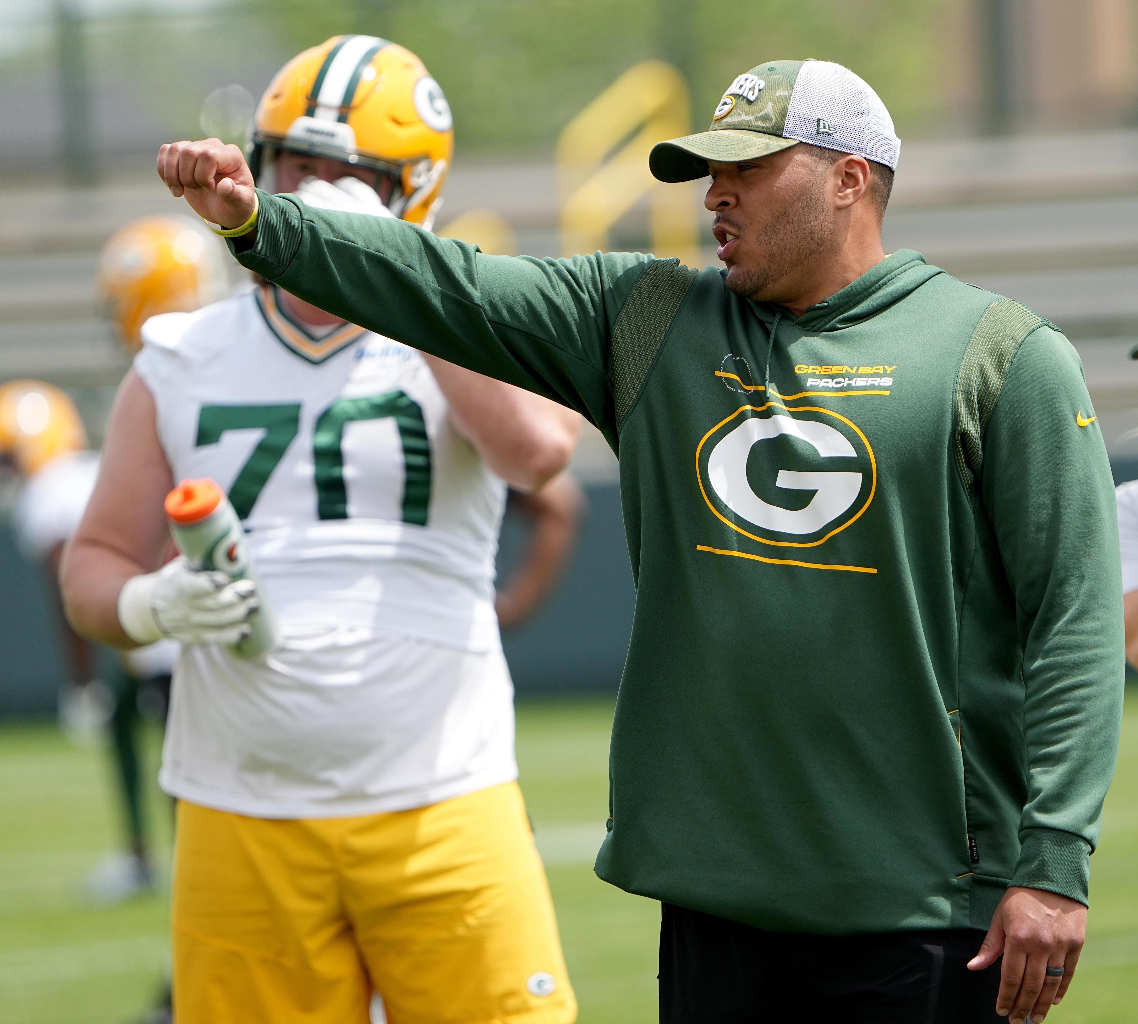 Eagles hire new run game coordinator and tight ends coach