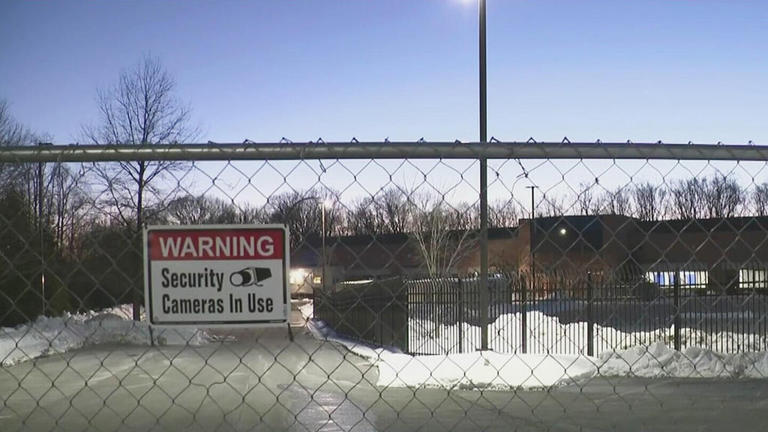 Community pushes back against ICE detention center plan in Howard ...