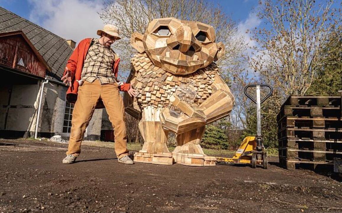 Cayce approves world-renowned troll sculpture despite public debate