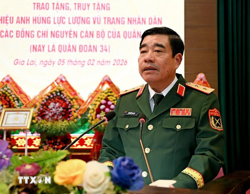 Trao tặng, truy tặng danh hiệu AHLLVTND cho 3 cán bộ chỉ huy Quân đoàn 34