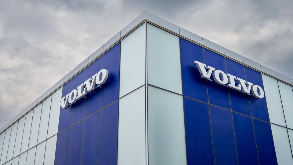 Volvo plummets 25%—pacing worst day ever—after US tariffs slash revenue<br>