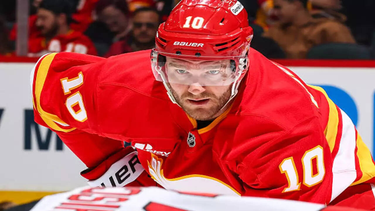Jonathan Huberdeau scores in final game with Calgary Flames before ...