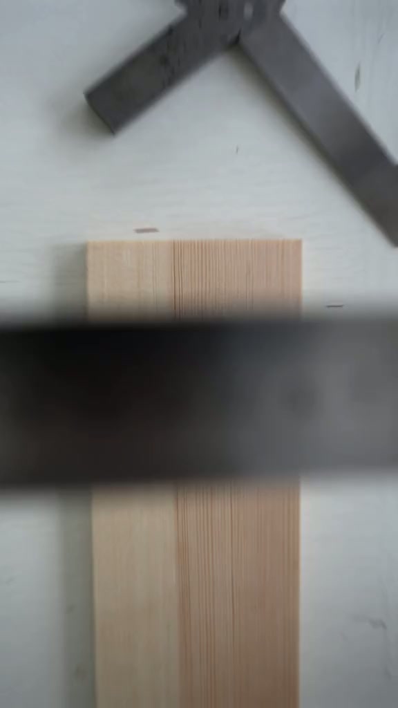 Old carpenters trick to divide any board into equal parts