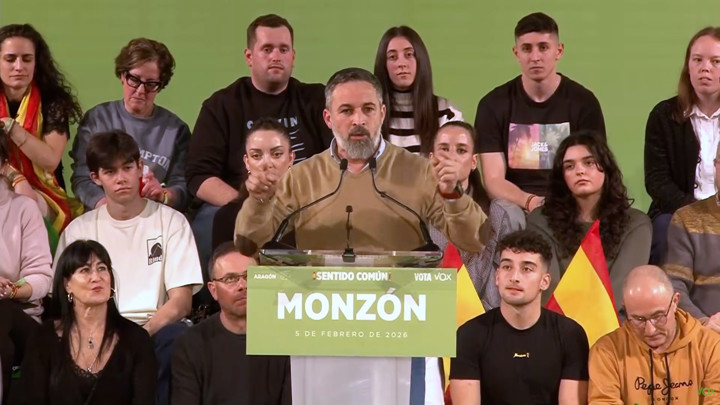 Abascal dice que Sánchez es "un maldito lacayo de Soros y Gates"