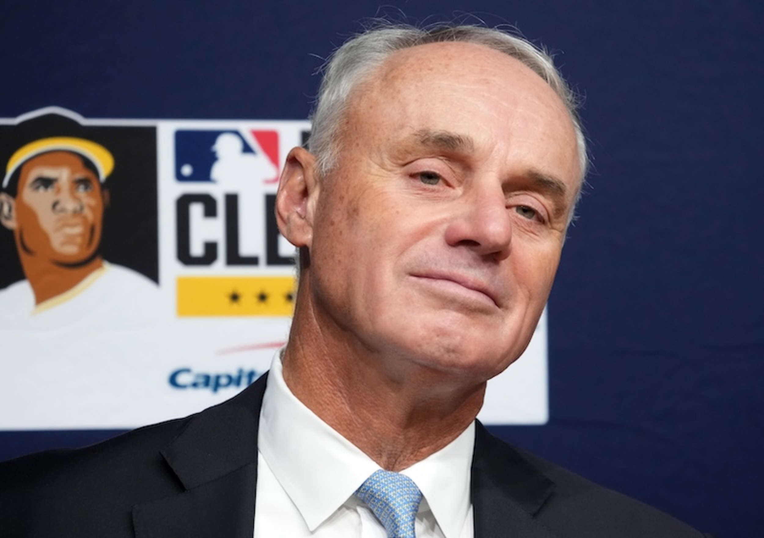 MLB commissioner Rob Manfred likes idea of salary cap floor