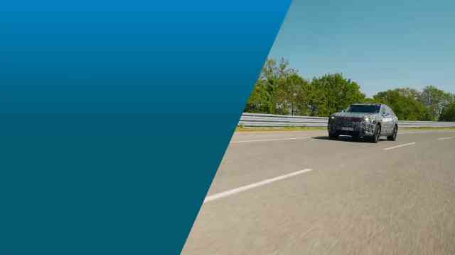 BMW testing a prototype of its hydrogen-powered iX5