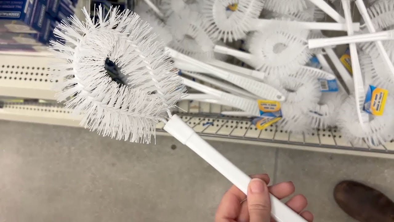 She cuts up 8 toilet brushes for this genius Christmas makeover!
