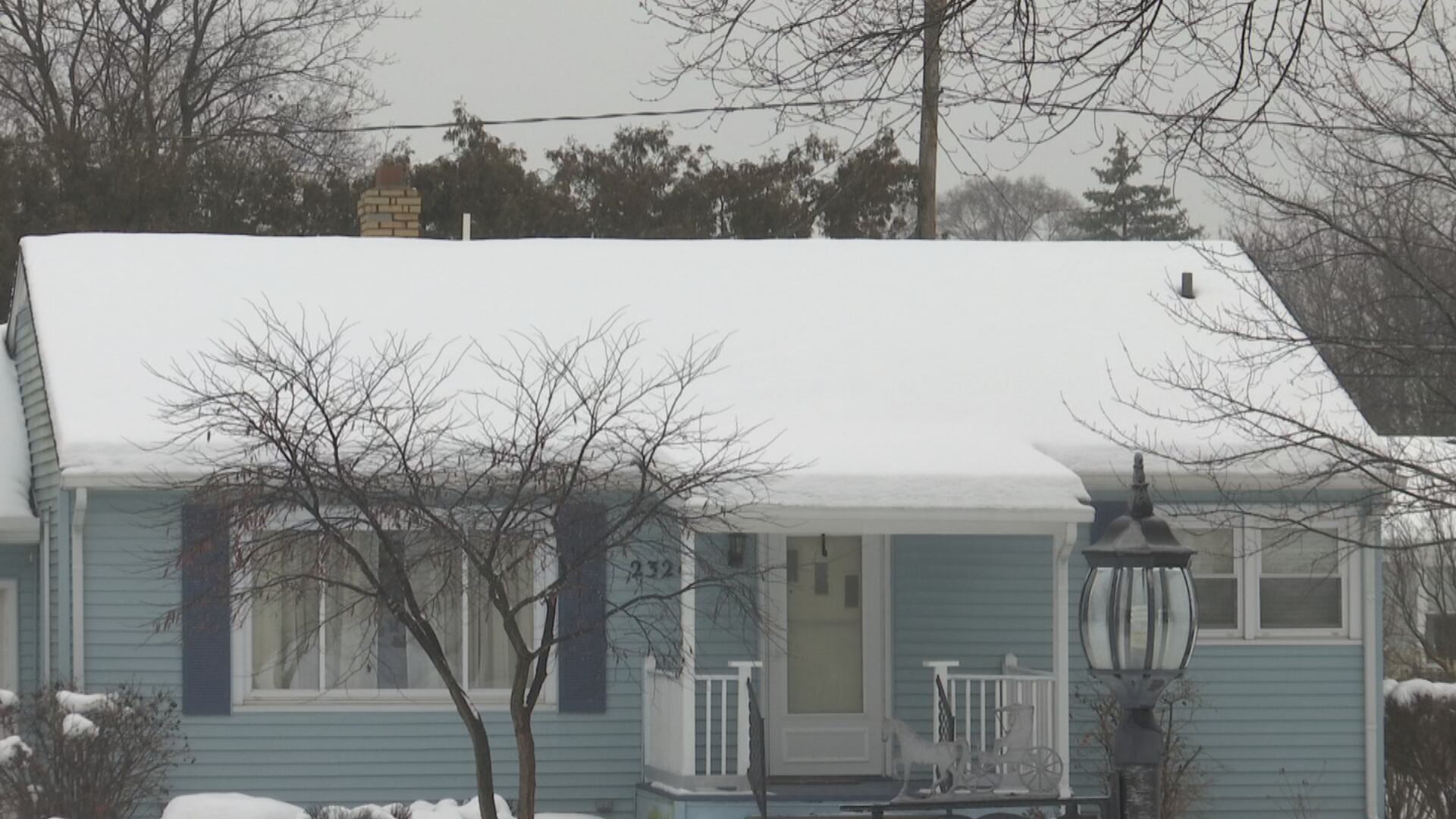 Valley roofing expert discusses preventing roof ice dams