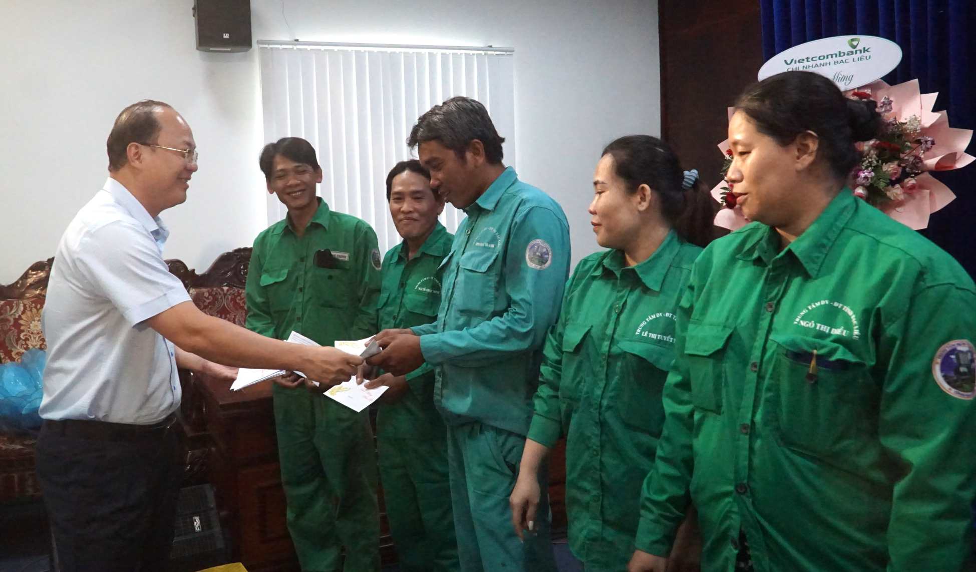 Công đoàn Cà Mau chăm lo Tết cho người lao động