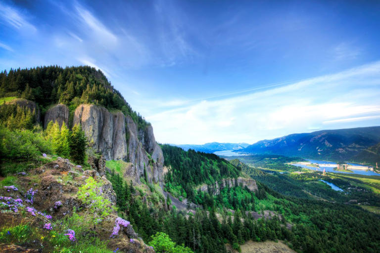 This small Washington town has luxury tree houses, hot springs, and a ...