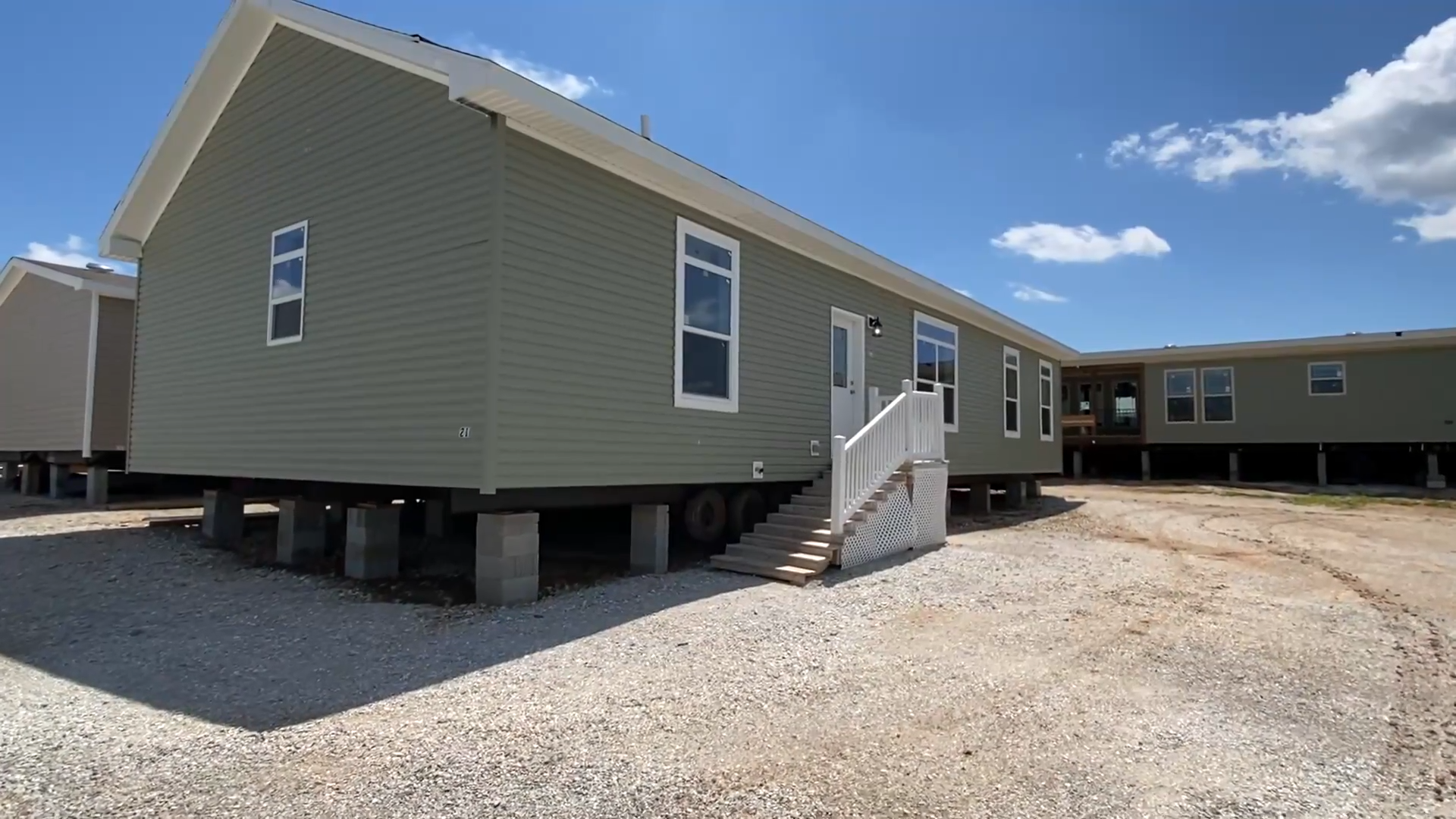 Tour this 3-bedroom, 2-bath manufactured home by Mid Country Homes