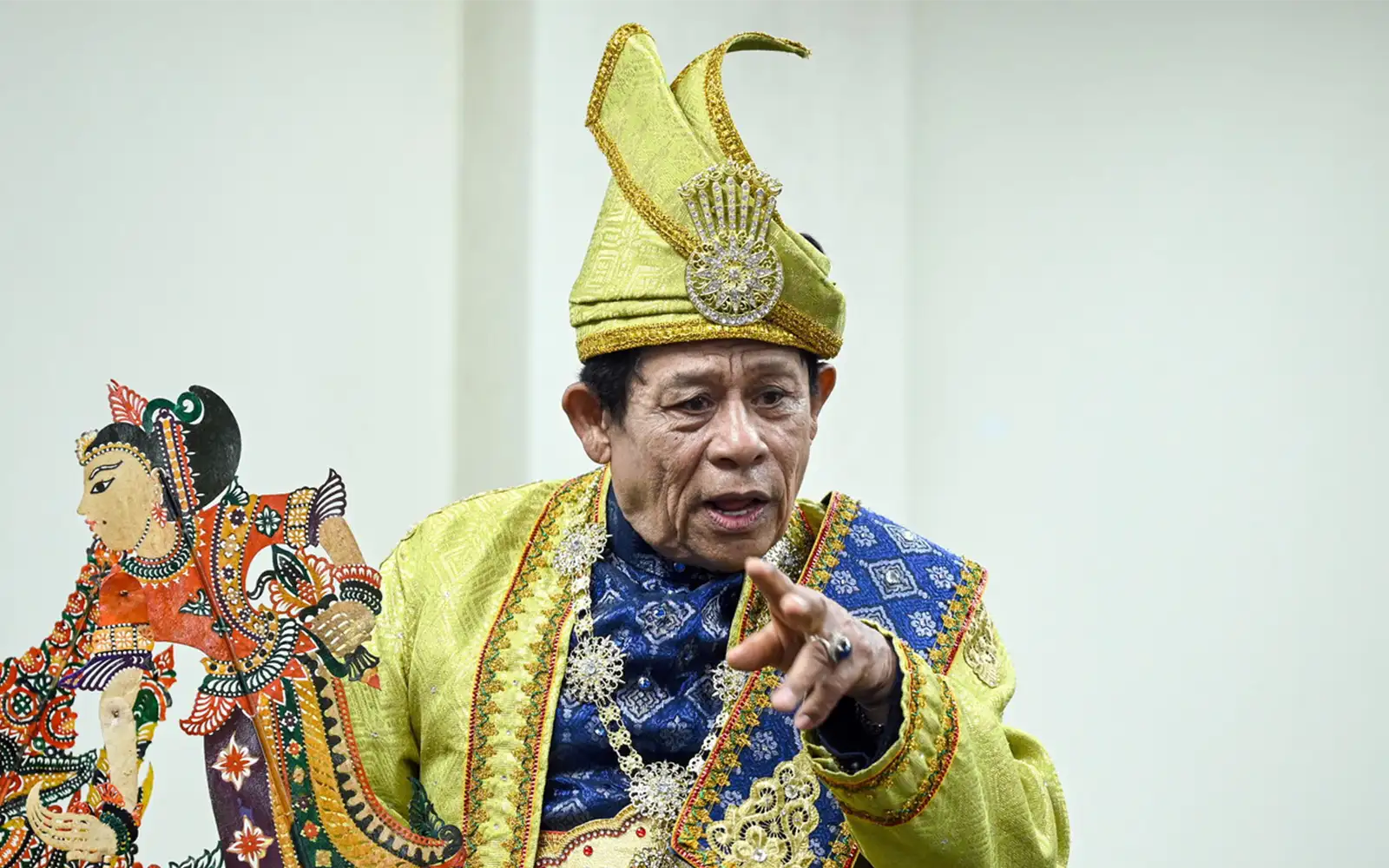 Exploring human nature through 'wayang kulit' stories
