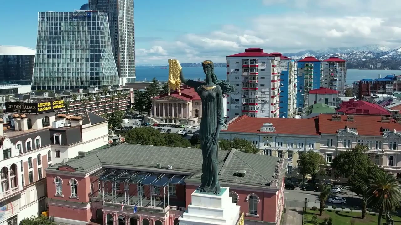 Batoumi, Géorgie : vues par drone du « Las Vegas de la mer Noire