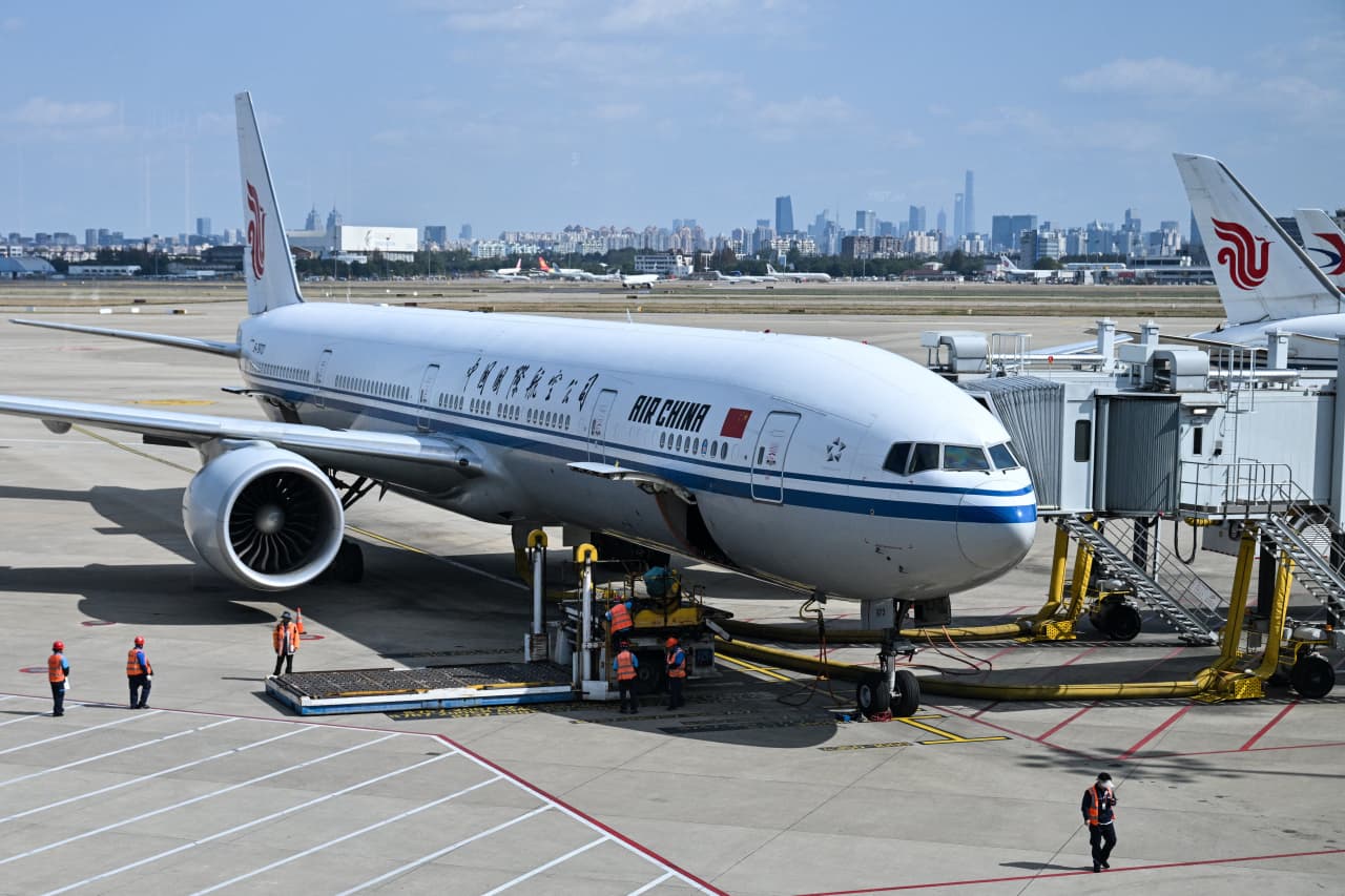 Boeing stock rises. Thank China.<br><br>