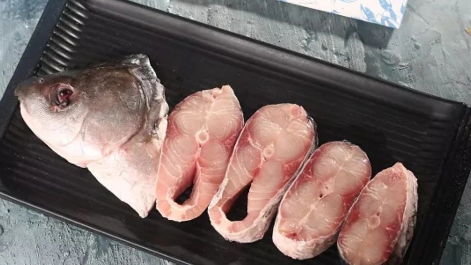 Rohu fish health benefits: রুই মাছ খেলে কি সত্যিই হার্ট অ্যাটাকের ...