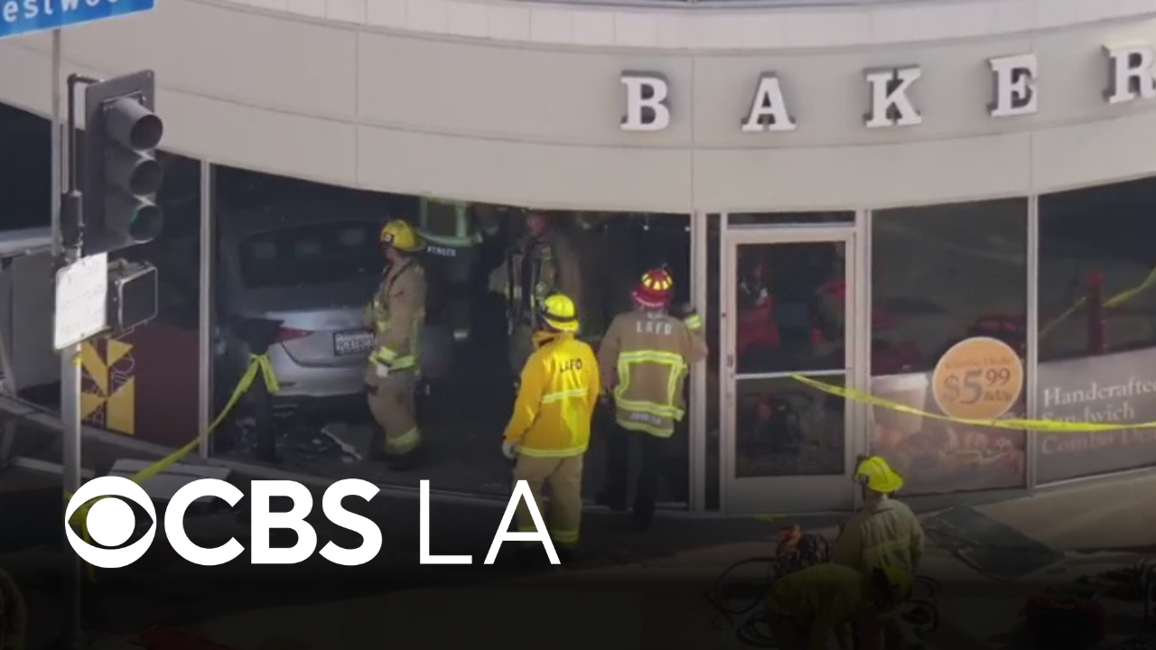 3 dead, 6 injured after car crashes into grocery store in Los Angeles