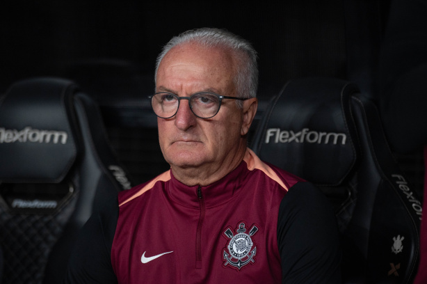 Corinthians demite Dorival Júnior após derrota em Itaquera pelo Brasileirão