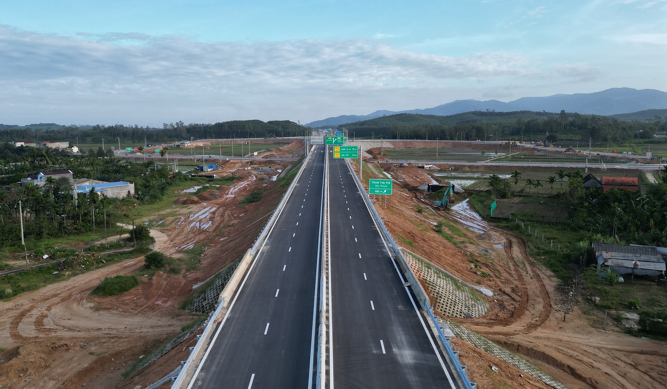 100 km cao tốc Bắc Nam qua miền Trung đủ điều kiện khai thác trước Tết