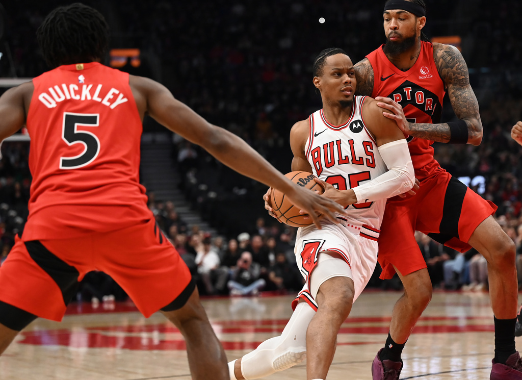 Brandon Ingram scores 33 points as Raptors beat new-look Bulls 123-107