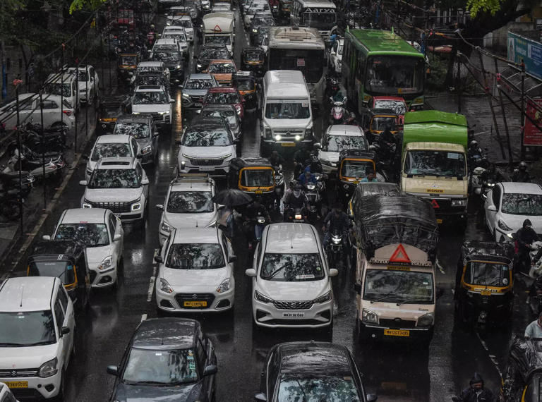 Traffic woes intensify in Pune: Pune ranks fifth in global traffic ...