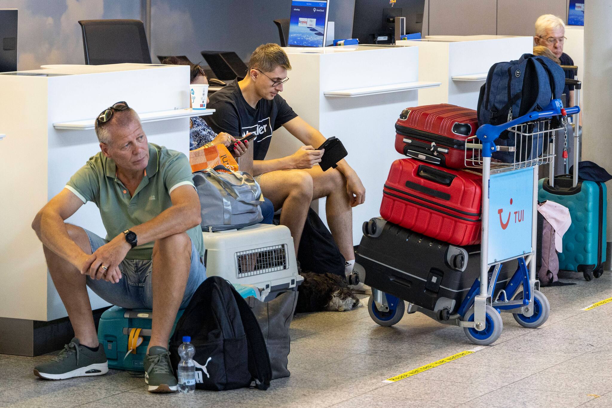 Flug fällt aus – wann Reisende selbst neu buchen dürfen