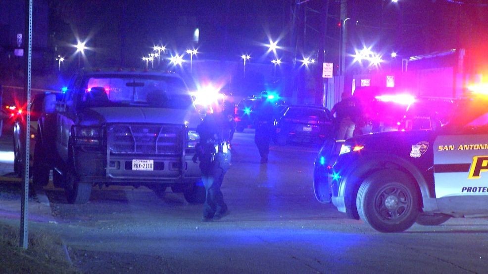 Bar fight between 2 women lands 2 men in the hospital after downtown ...