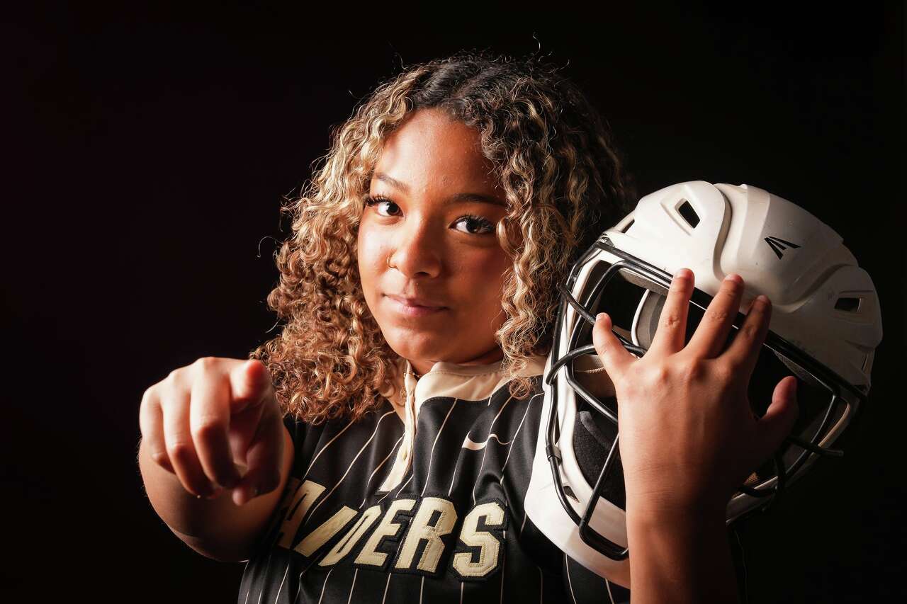 Among Rouse catcher Mariah Collins' favorite things: baking bread and ...