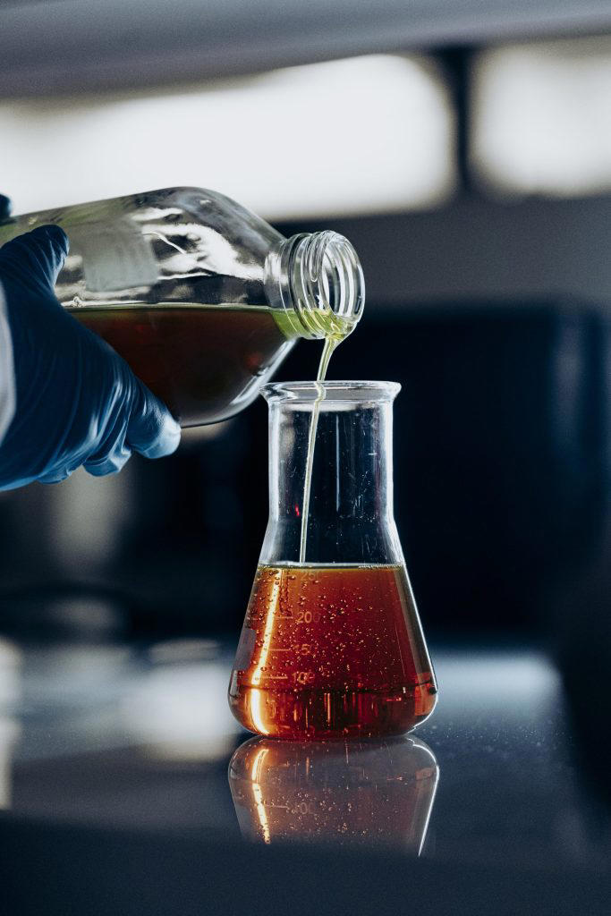 Can re-refined engine oil be used in performance and modified cars?