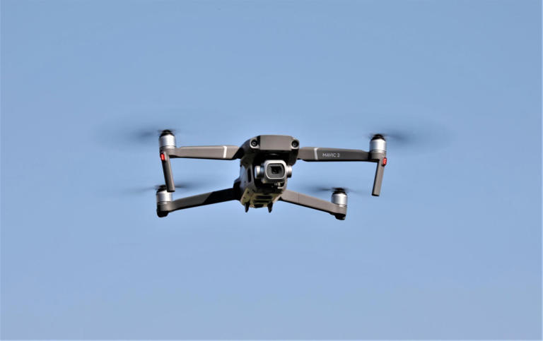 Dron spadł na terenie polskiej jednostki wojskowej. Tożsamość sprawcy ...
