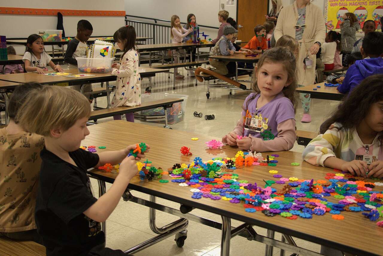 Edwardsville District 7 students learn STEM skills through play at NO ...