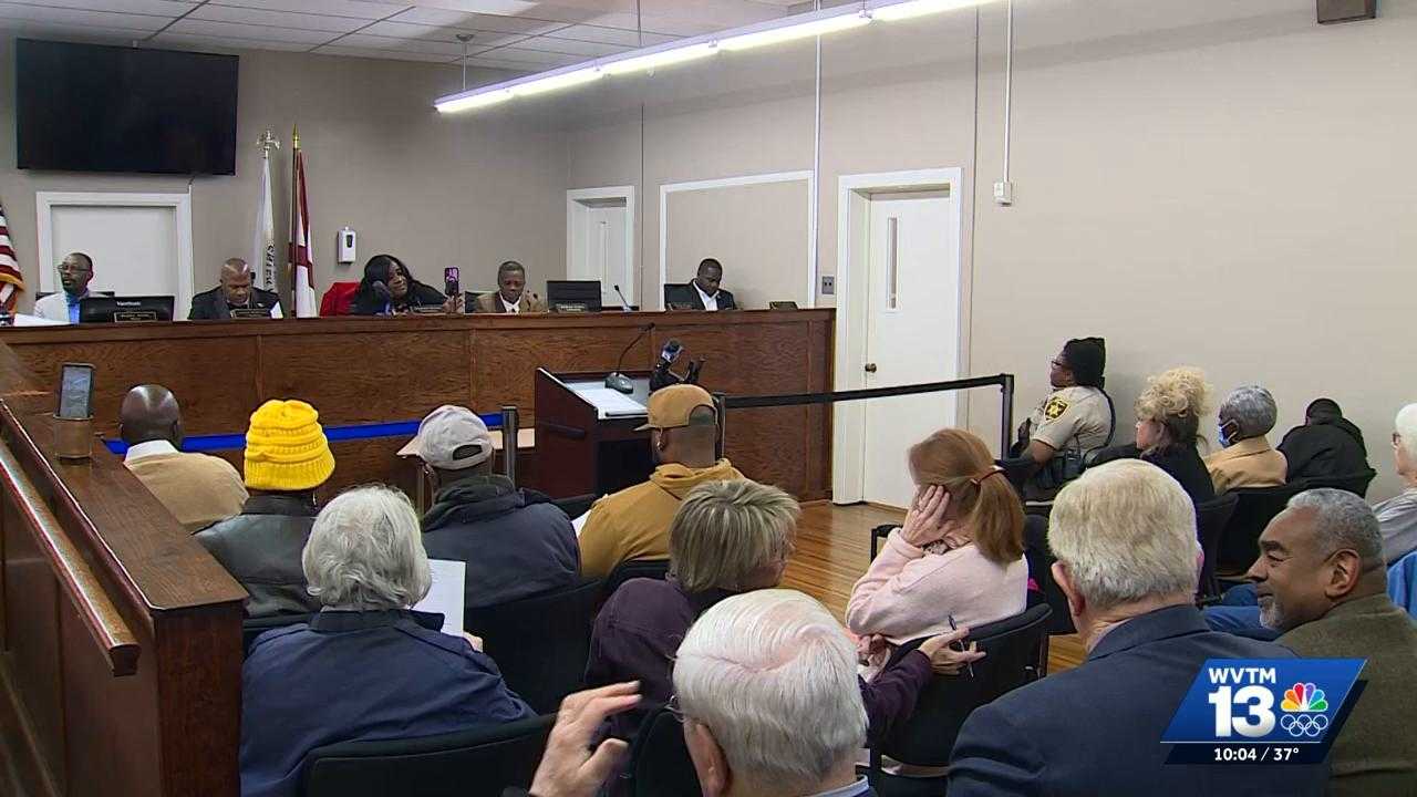 Center Point City Council votes to table discussion on hiring a police ...