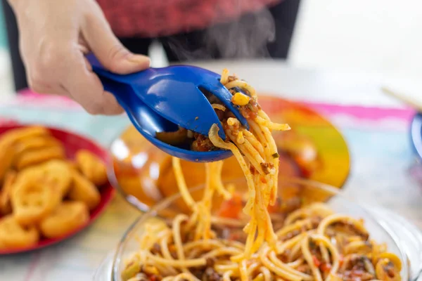 Tips for finding authentic food overseas<br>