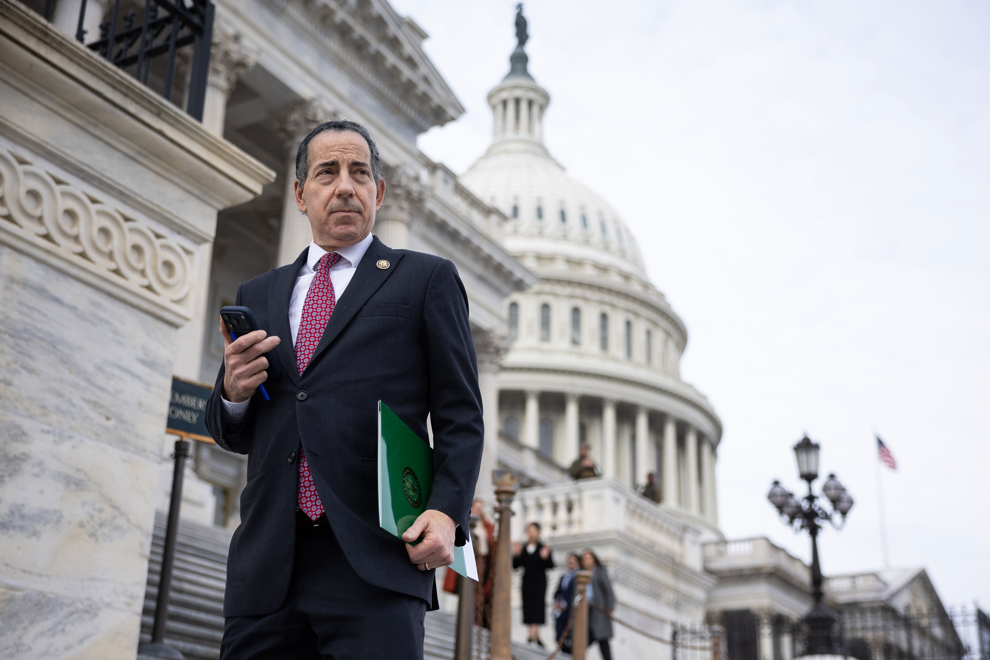 Raskin probes DOJ after Apple, Google blocked ICE tracking app
