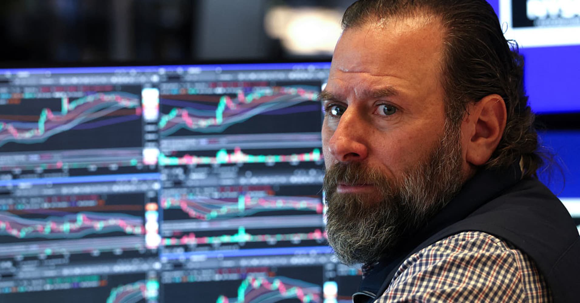 Treasury yields are little changed as investors weigh the state of the ...