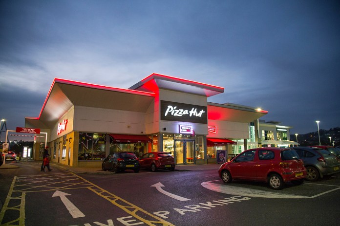 Pizza Hut will shut 250 US stores, and the bigger problem is identity<br><br>