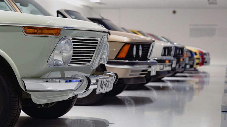 US says online car auction site used fake bids to jack up prices