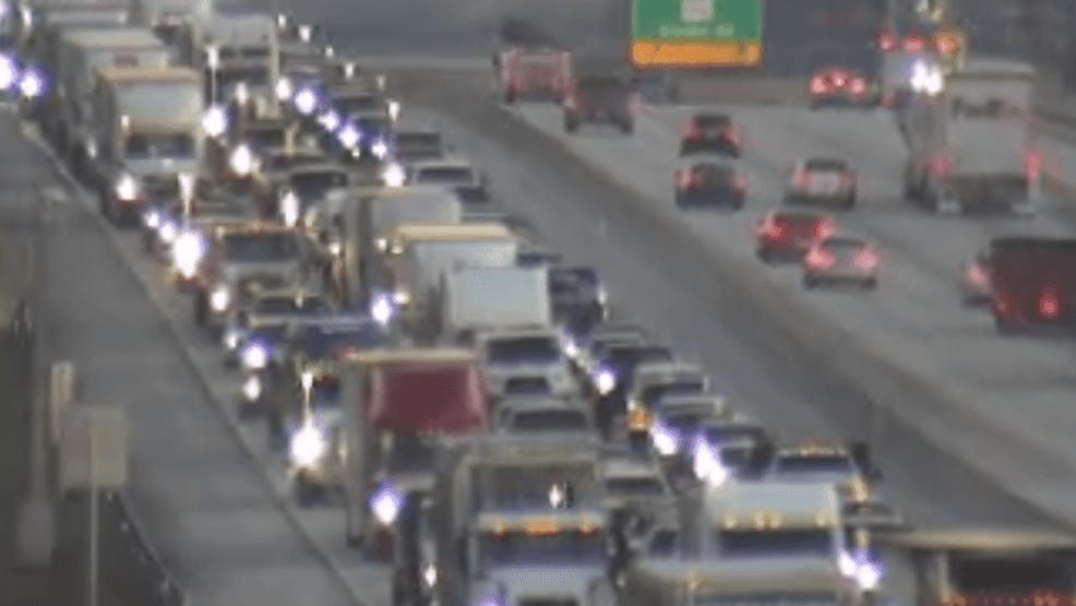 Crash on southbound Turnpike in Boca Raton backs up traffic