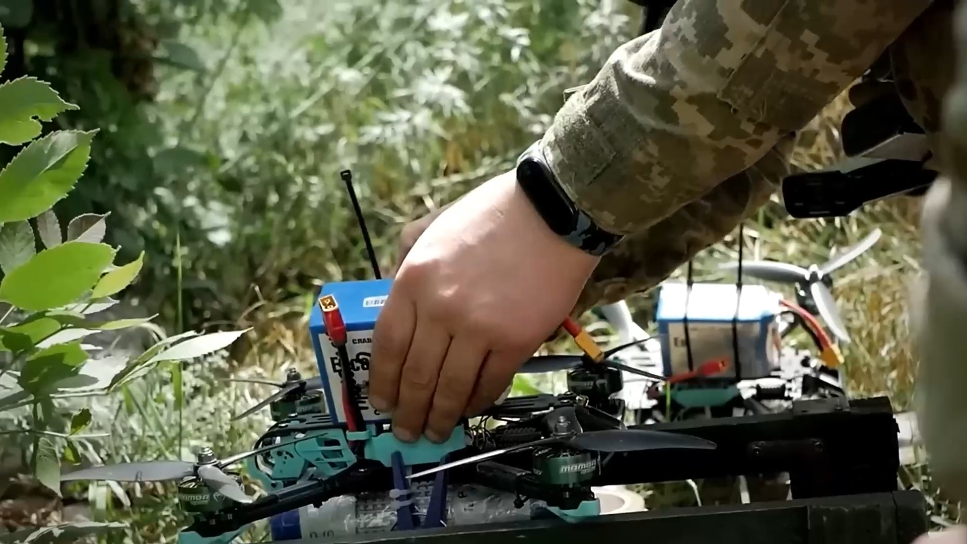 Tiny kamikaze drone destroys Russia’s largest mortar on camera<br><br>