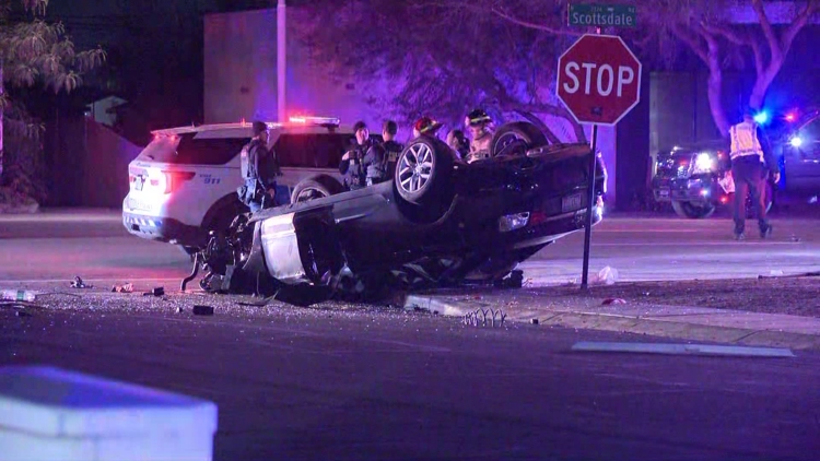 1 dead after car crashes into pole in Scottsdale