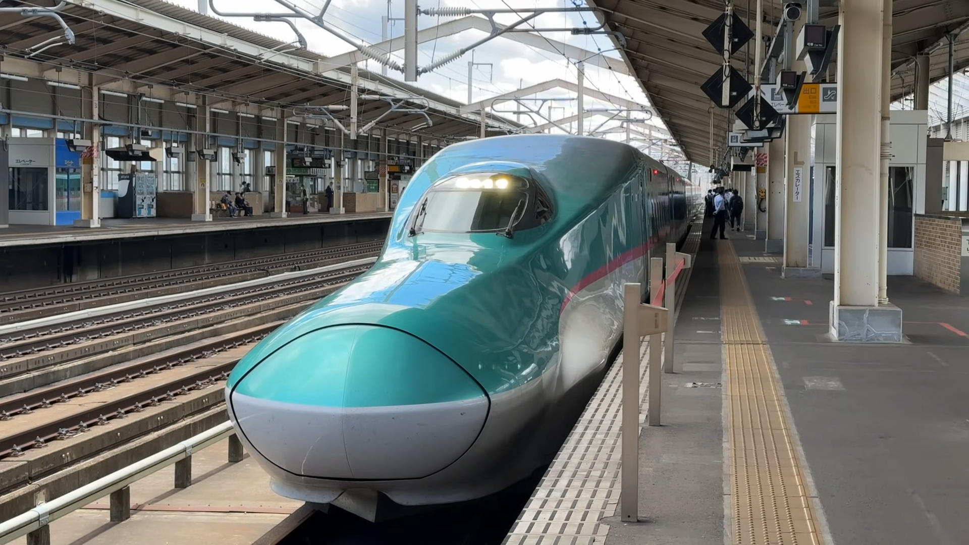 Nobody talks about this Shinkansen - until you ride Green Car