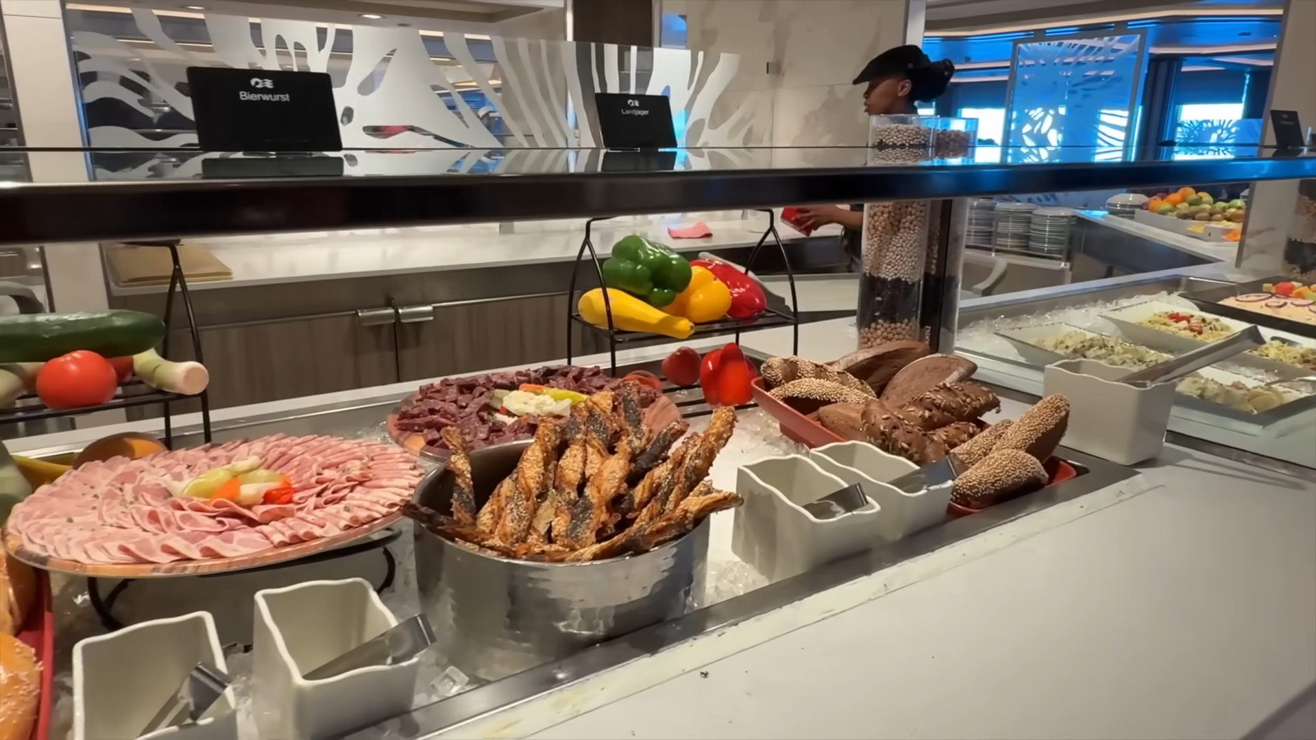 What not to do at a cruise ship buffet