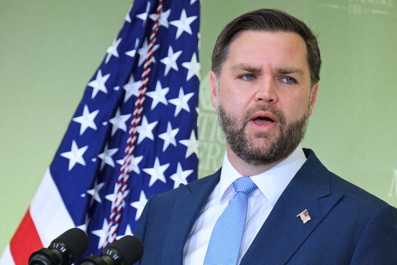 Ohio man charged with threatening to kill JD Vance with M14 automatic rifle<br>