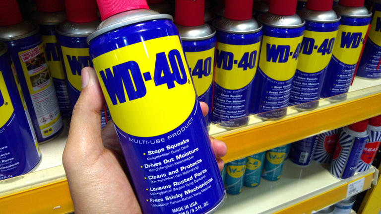 The little-known trick that removes grease and grime from cabinet hardware