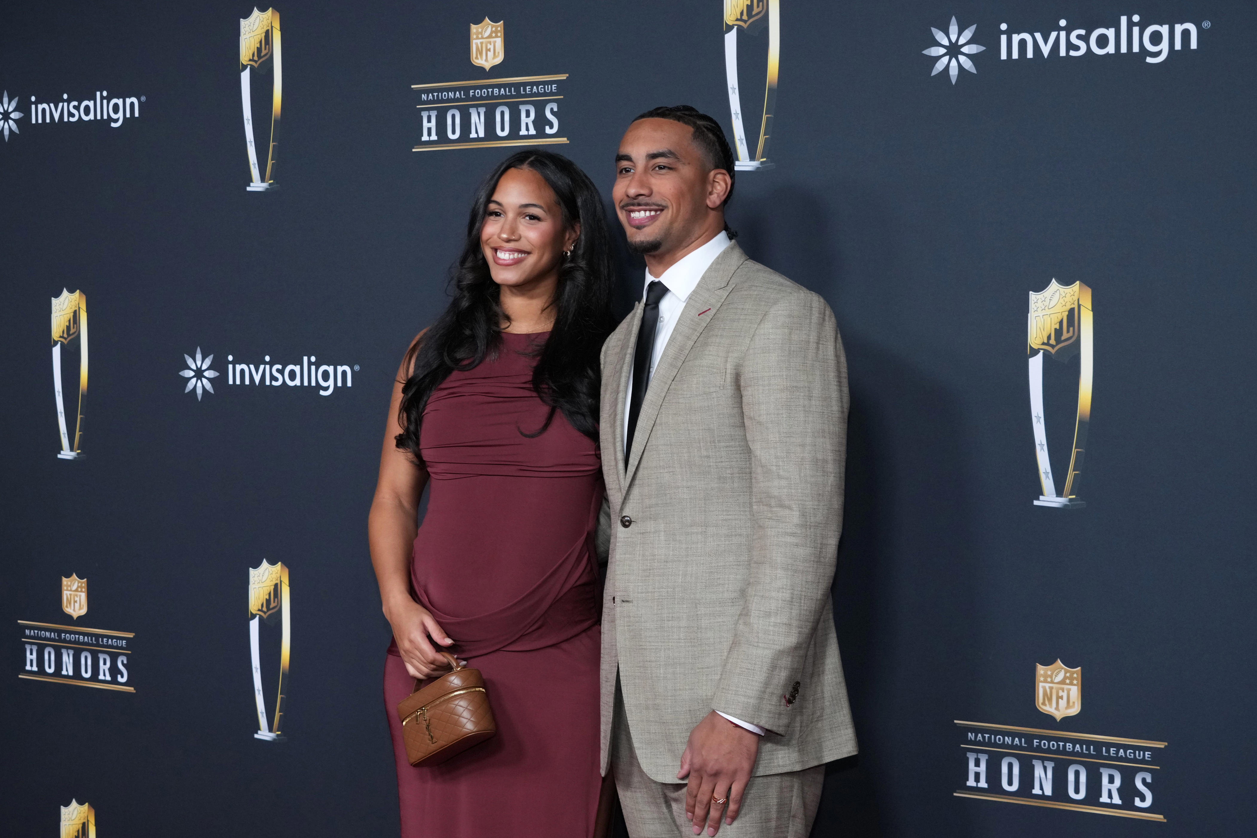 Packers' Jordan Love, wife Ronika do viral trend for those expecting
