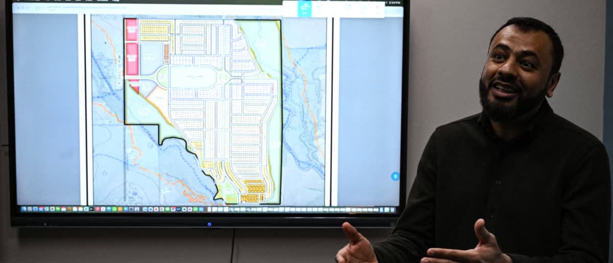 A small-town immigrant takeover in real time? Local officials don’t ...