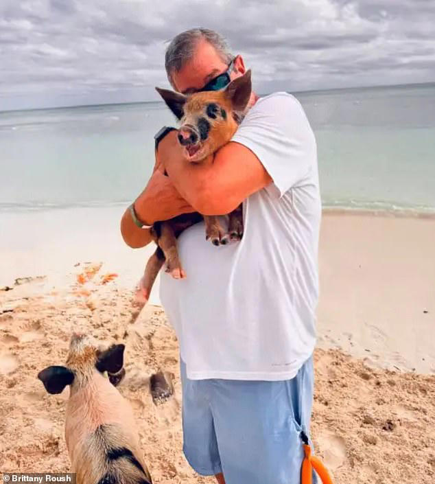 Florida man caught flesh-eating bacteria from scraping his ankle during  trip where he swum with pigs