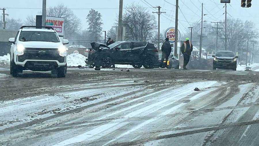 Winter blast causes crashes during Friday morning commute